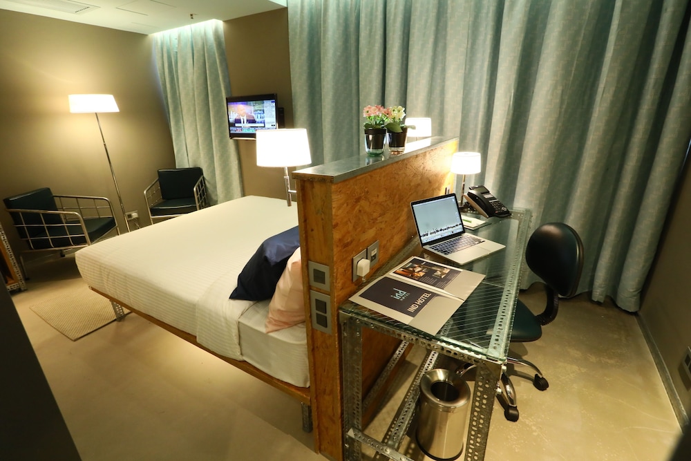 Ind Hotel 19/40