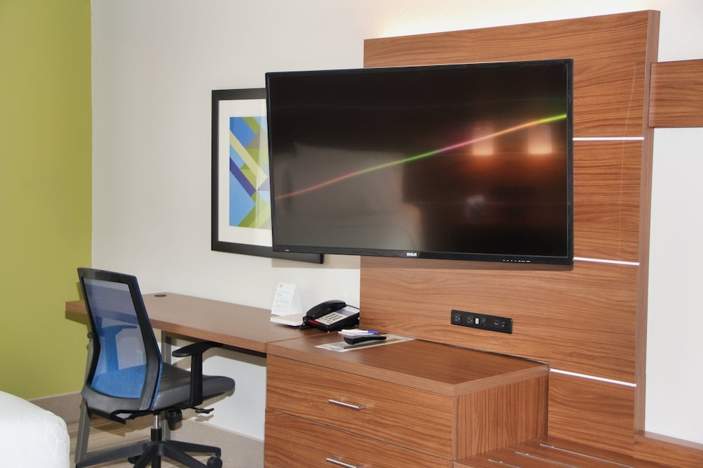 Holiday Inn Express Hotel And Suites Douglas 46/60