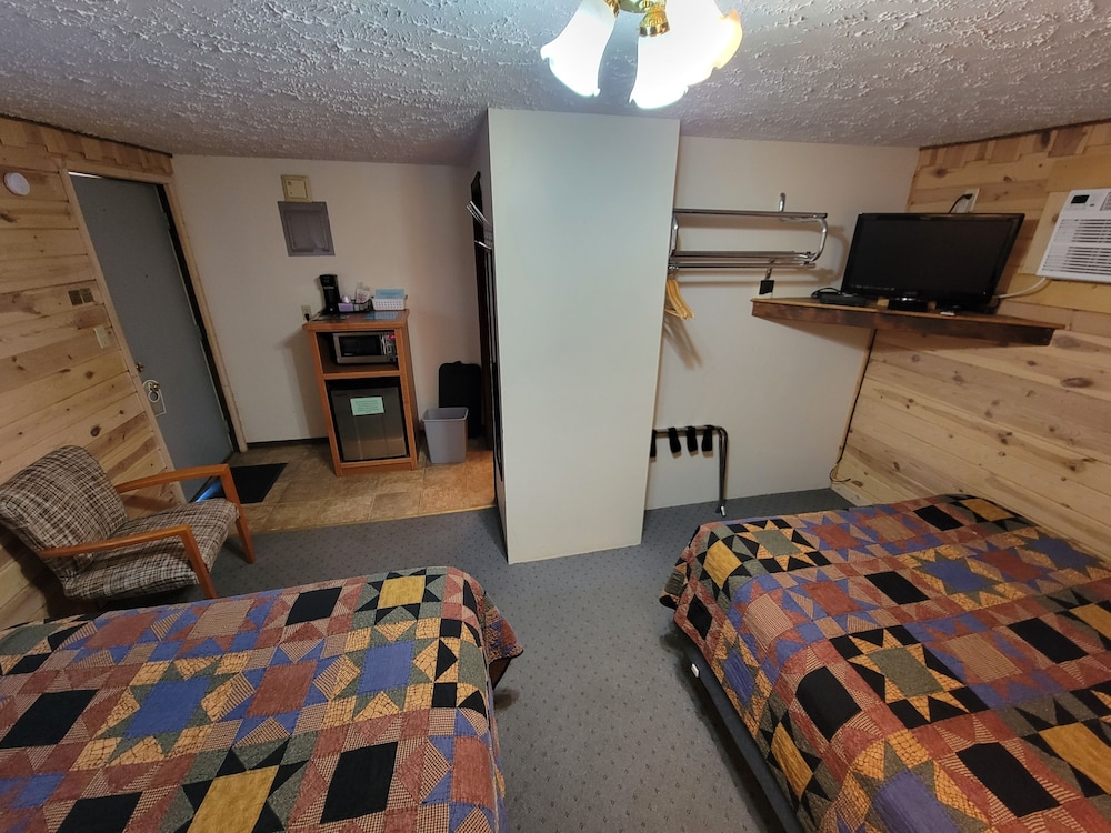 Hulett Motel 26/37