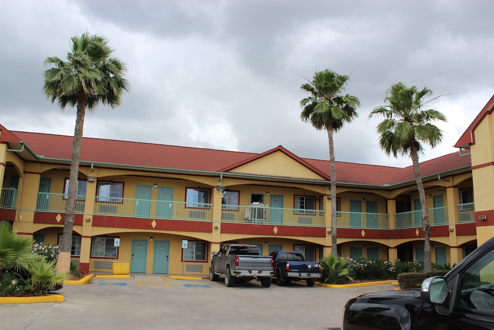 Palace Inn I-10East & John Ralston photo5