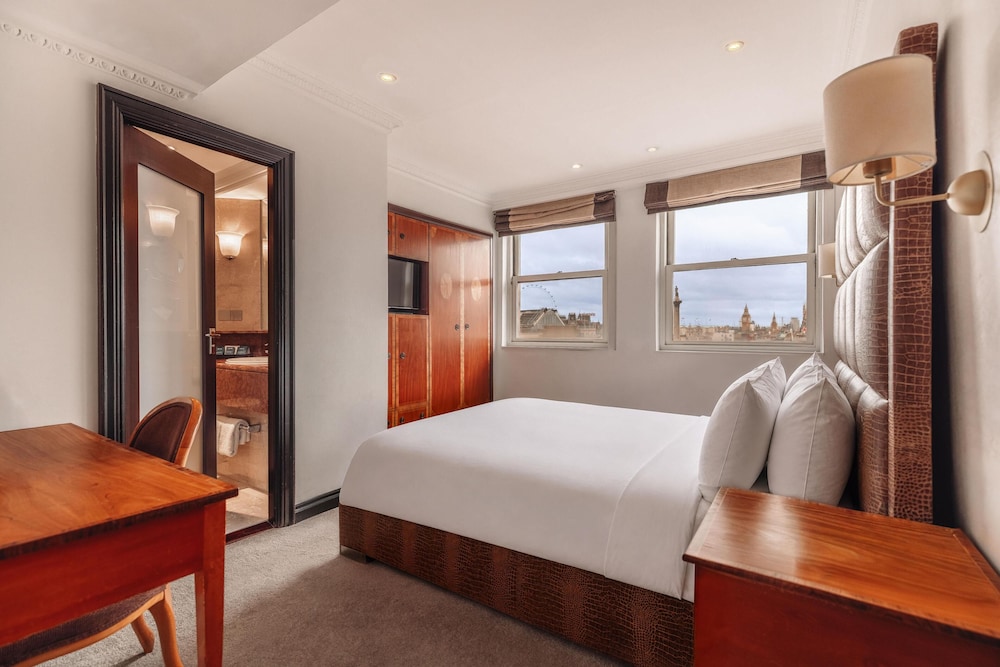 Standard, Double Bed, London Eye View