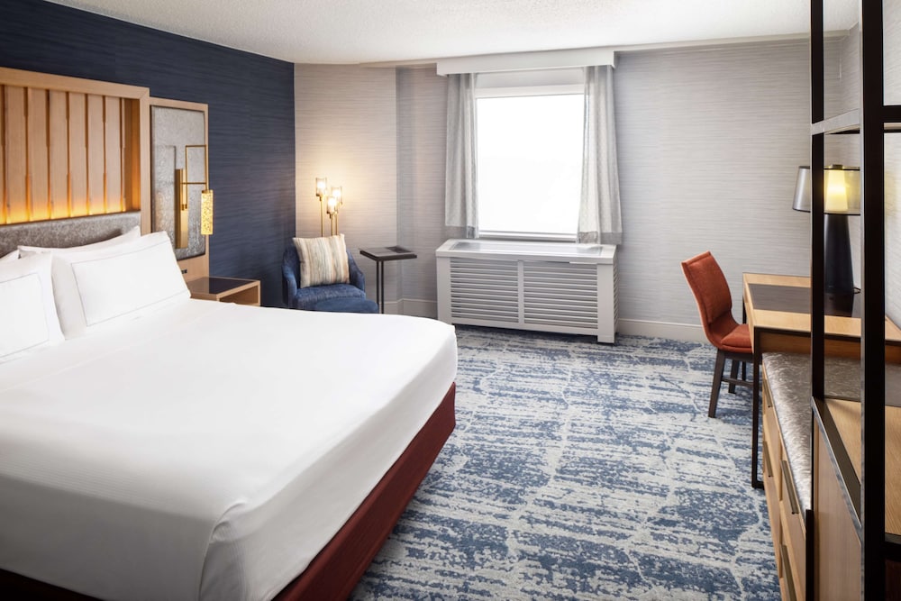 ROOM, KING BED