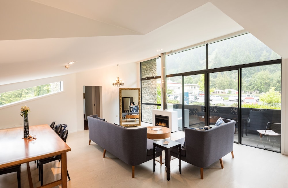 Queenstown Park Boutique Hotel 61/77