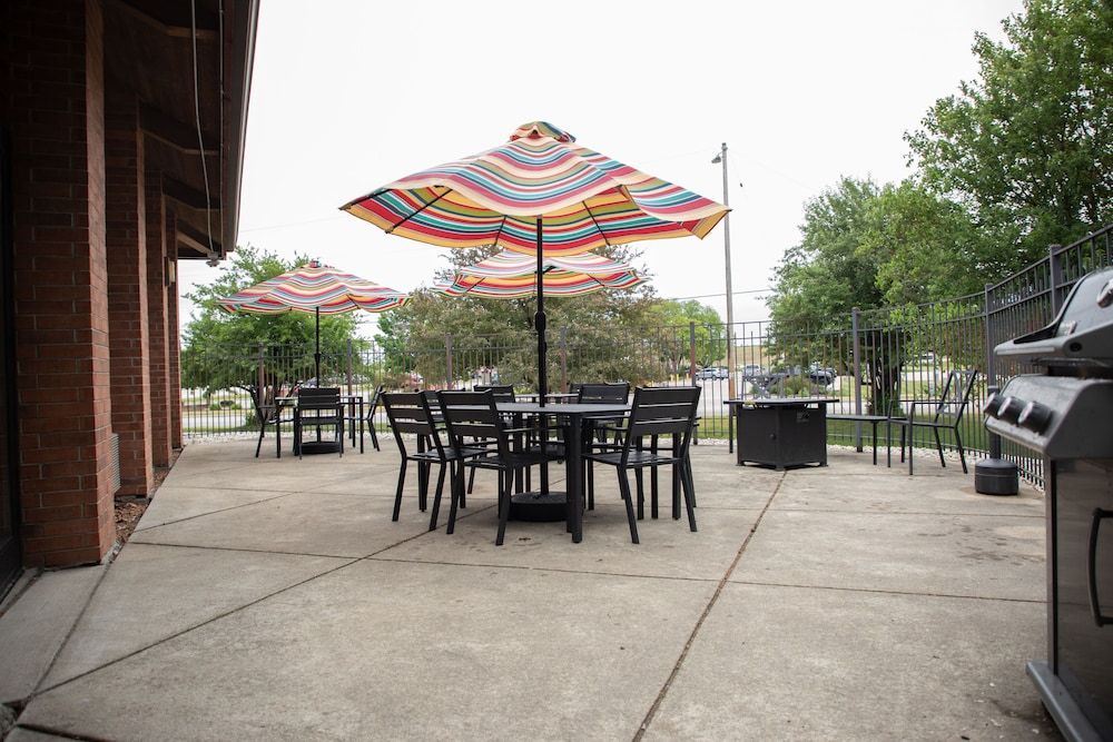 Country Hearth Inn Lomira Hotel 47/48