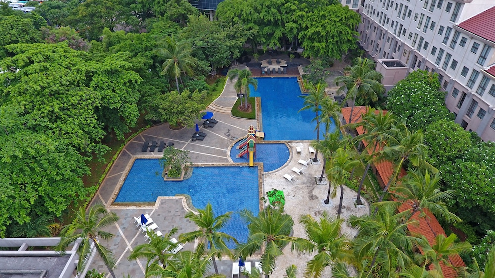 Discovery Ancol 65/68