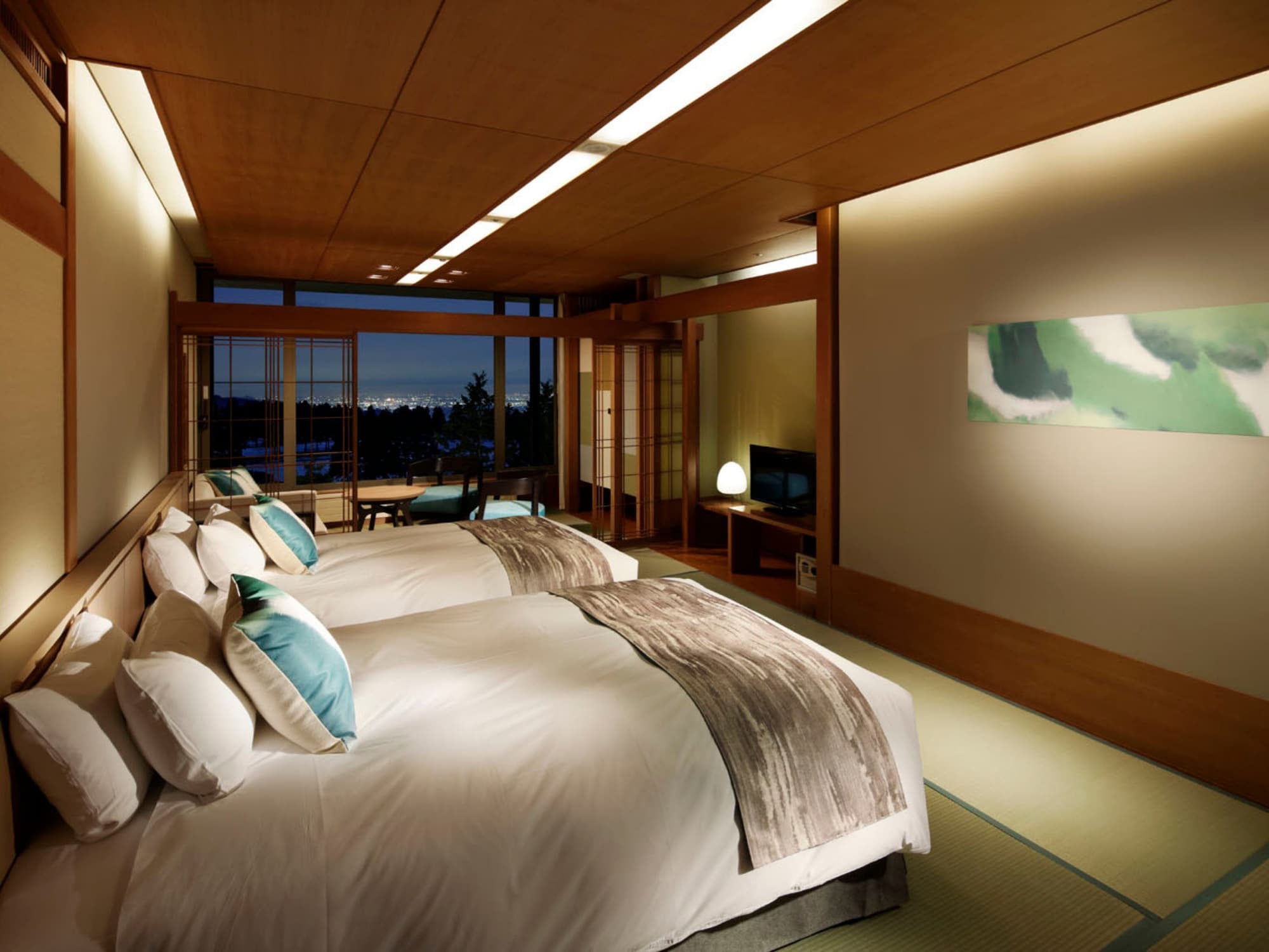 SUPERIOR, TWIN BEDS, GOLF COURSE VIEW
