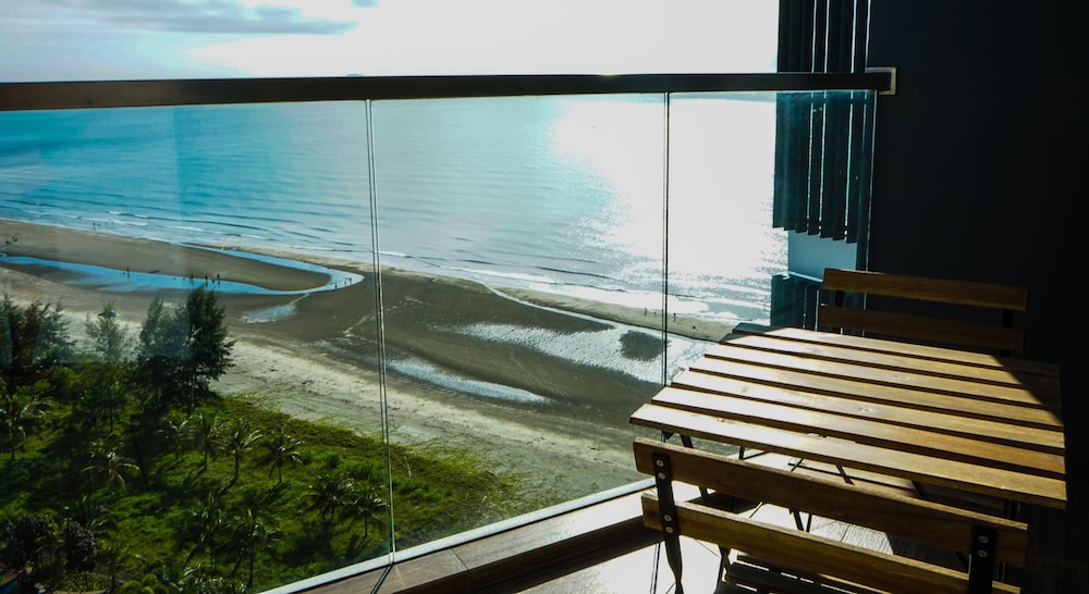 TIMUR BAY BEACHFRONT BY PERFECT HOST 20/50