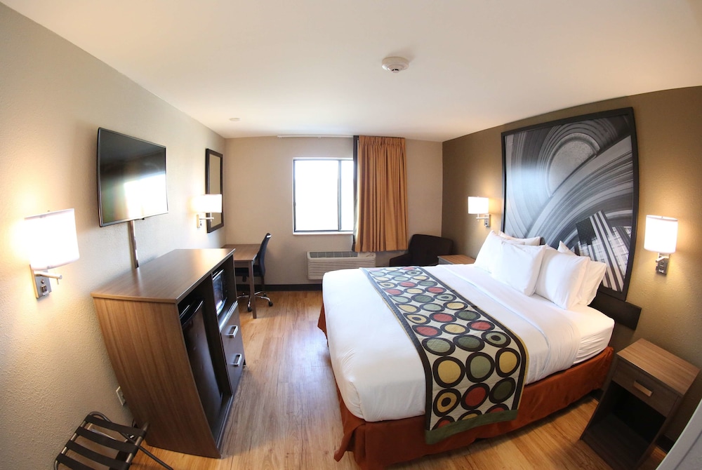 Super 8 by Wyndham Portsmouth 16/38