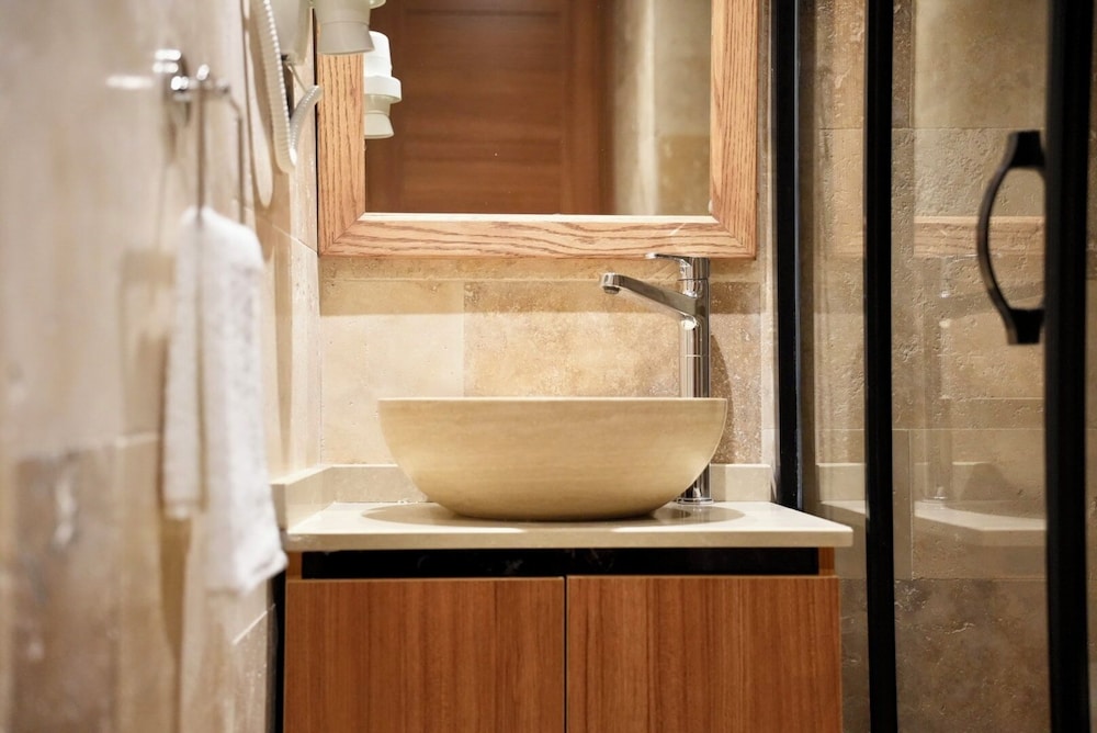 Khalkedon Suite 50/50