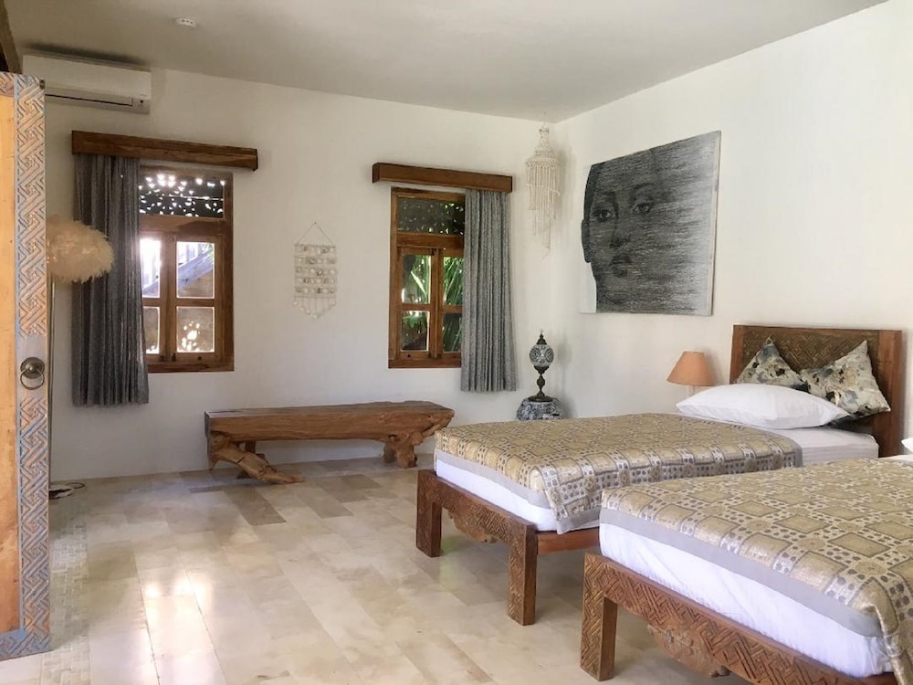 SUPERIOR, DOUBLE OR TWIN BED, MOUNTAIN VIEW, POOL ACCESS
