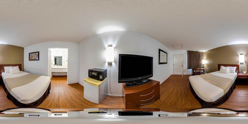 Econo Lodge Crystal River 16/26