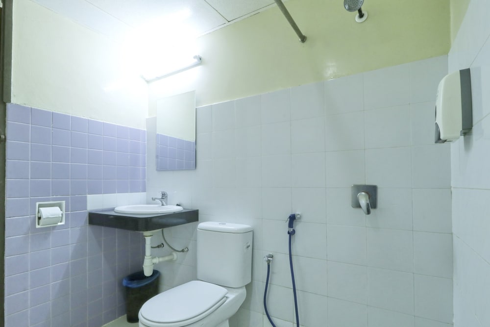 Nan Yeang Hotel 122/126