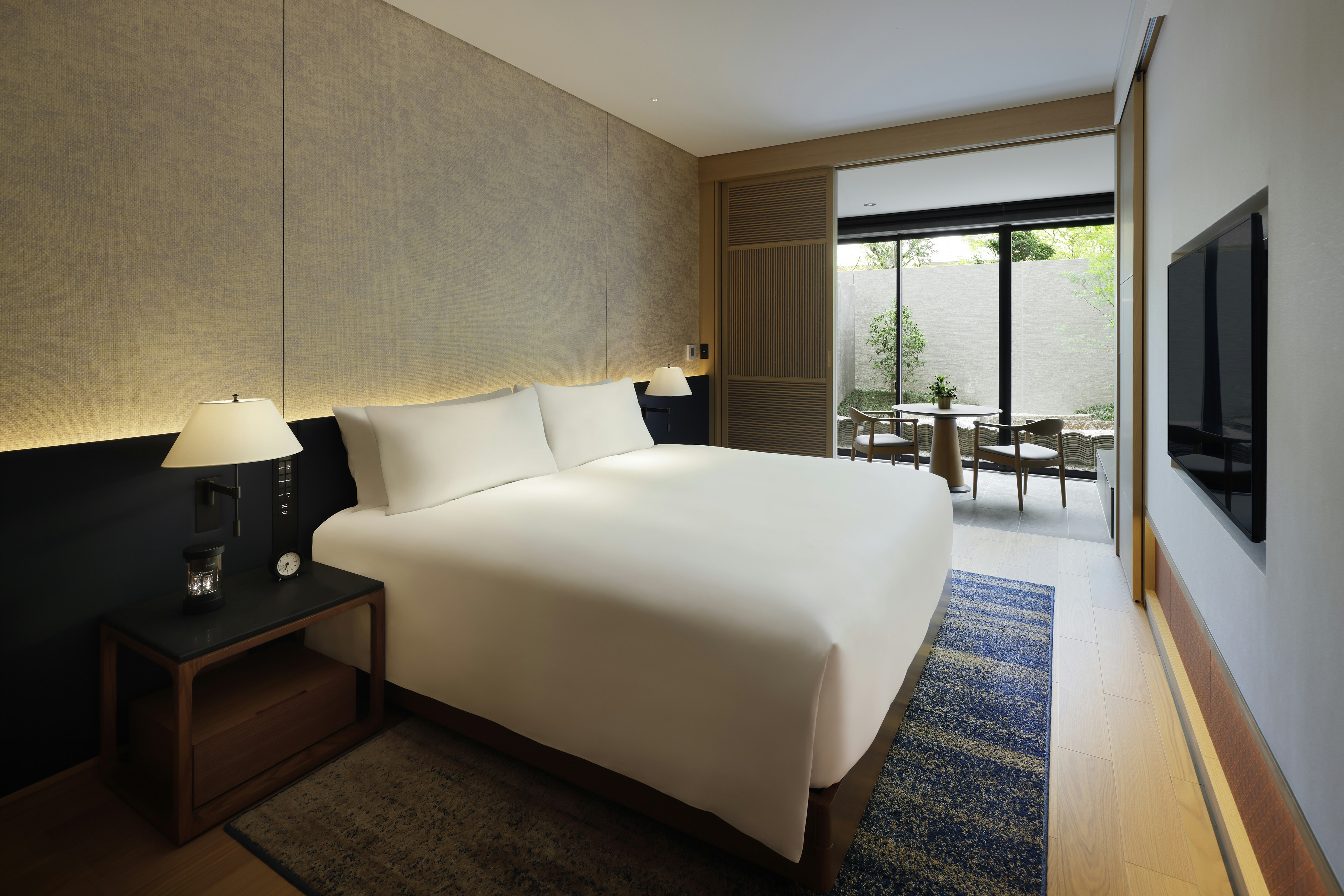 ONSEN, GARDEN, KING BED