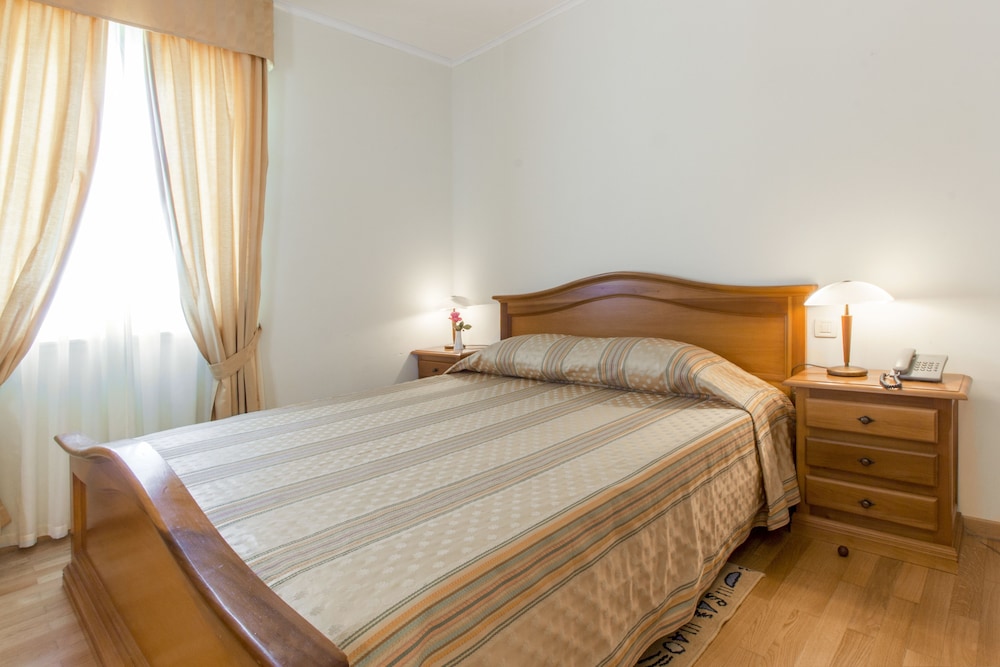 Suite, Sea View