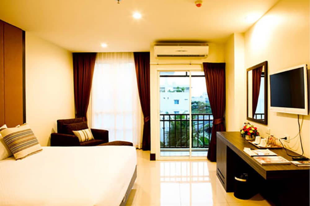 Crystal Suites Suvarnabhumi Airport 43/63