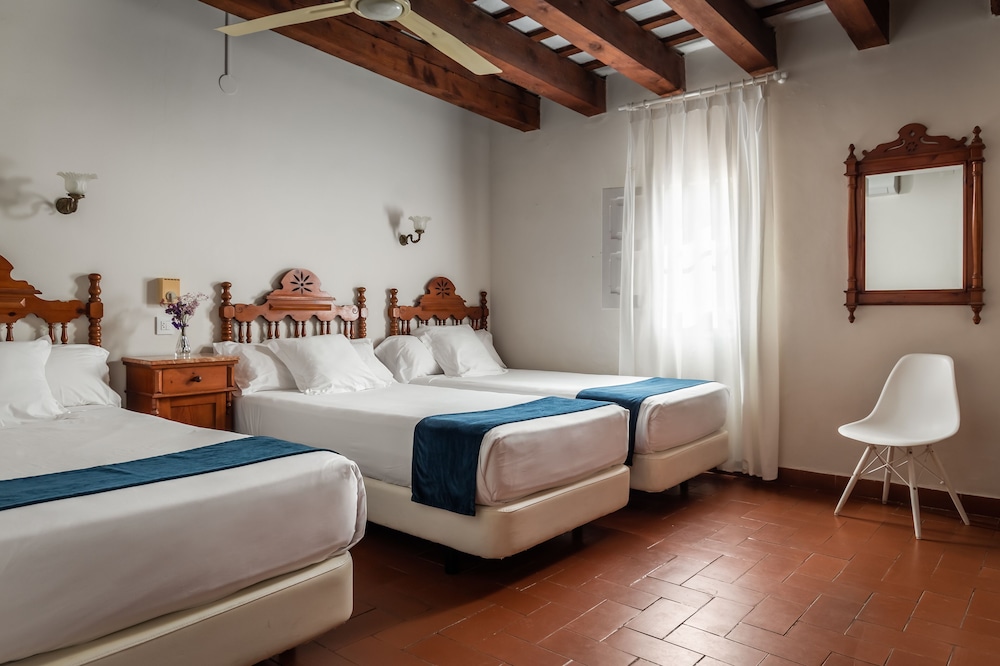 Hotel Medium Renaixenca 24/50