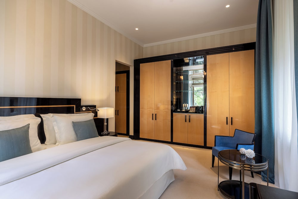Augusta, Suite, King Bed, Sea View, Balcony