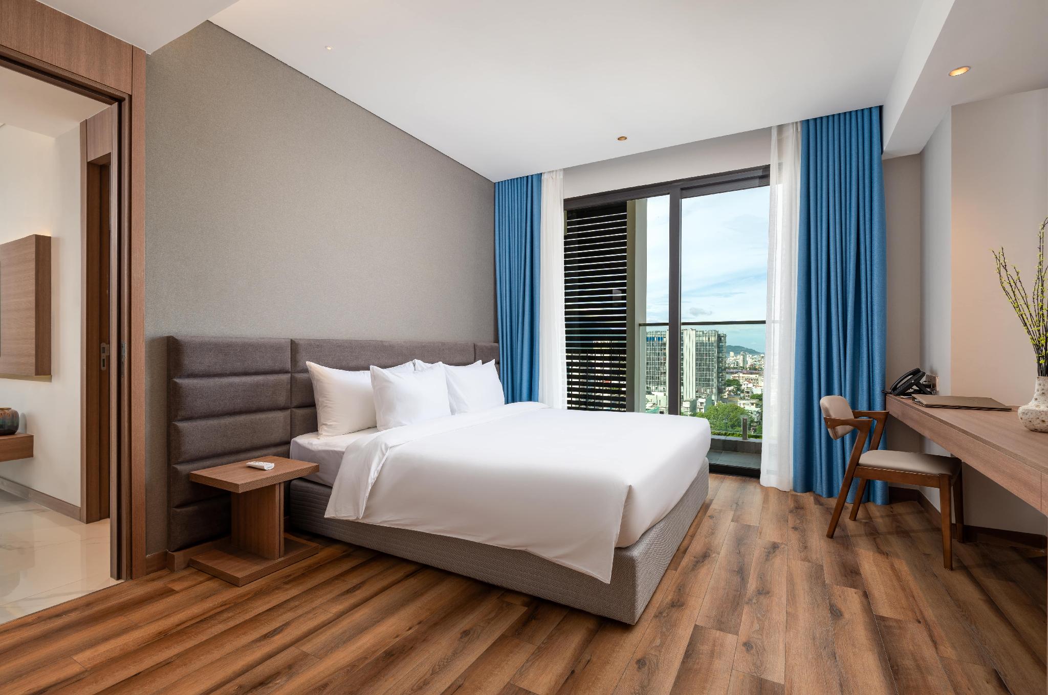Suite 3 Bedrooms City View