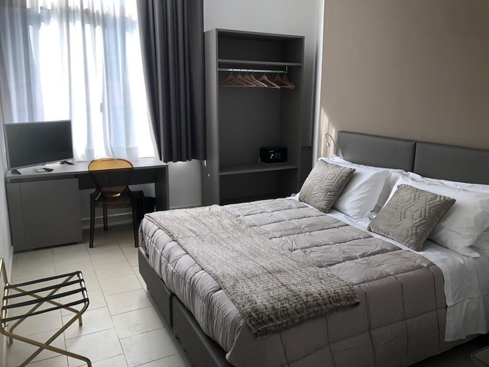 ECONOMY, TWIN BEDS