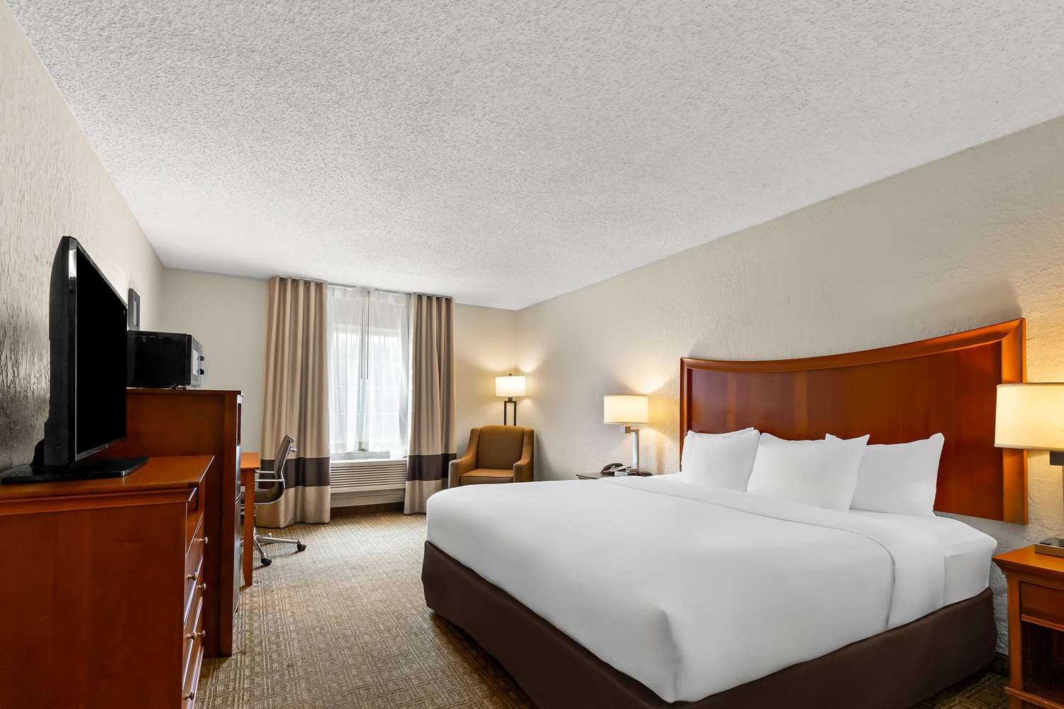 BUSINESS, KING BED