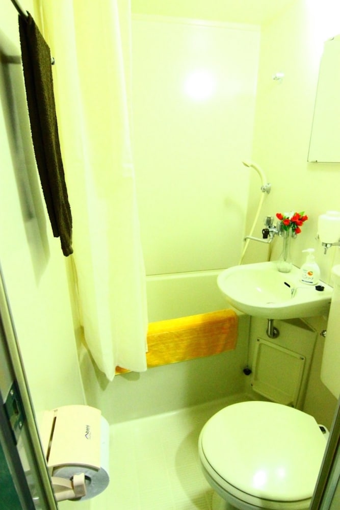 DELUXE, TWIN BEDS, PRIVATE BATHROOM