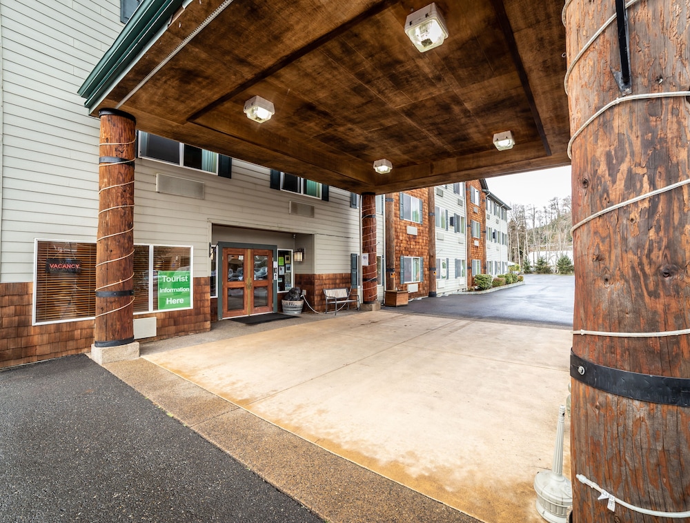 Clatskanie River Inn 43/49