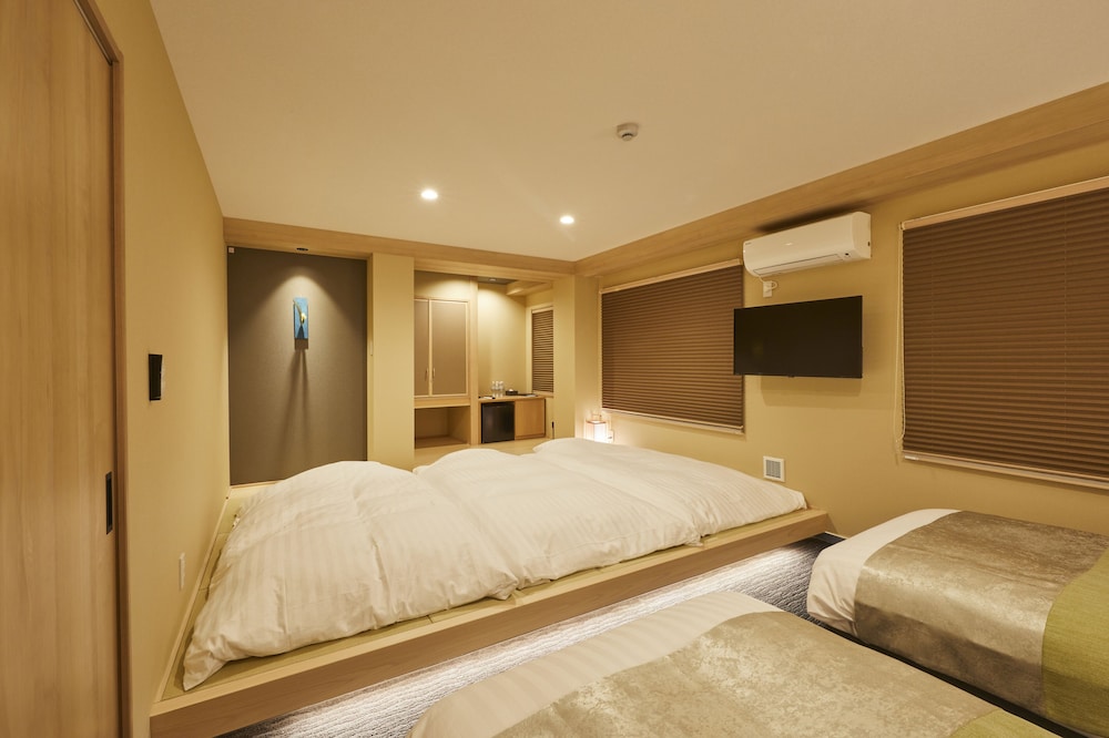 SUPERIOR, TWIN BEDS