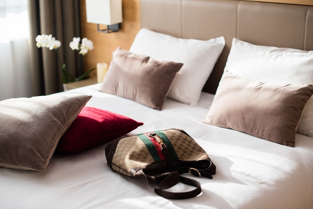 Brit Hotel Lodge 32/50