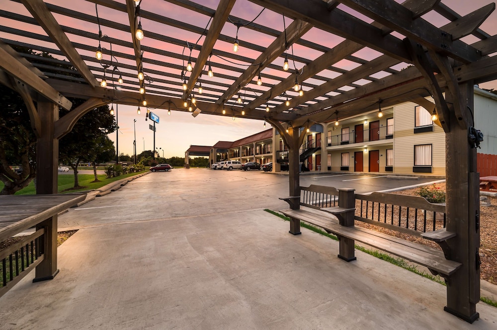 SureStay Hotel by Best Western Meridian 3/19