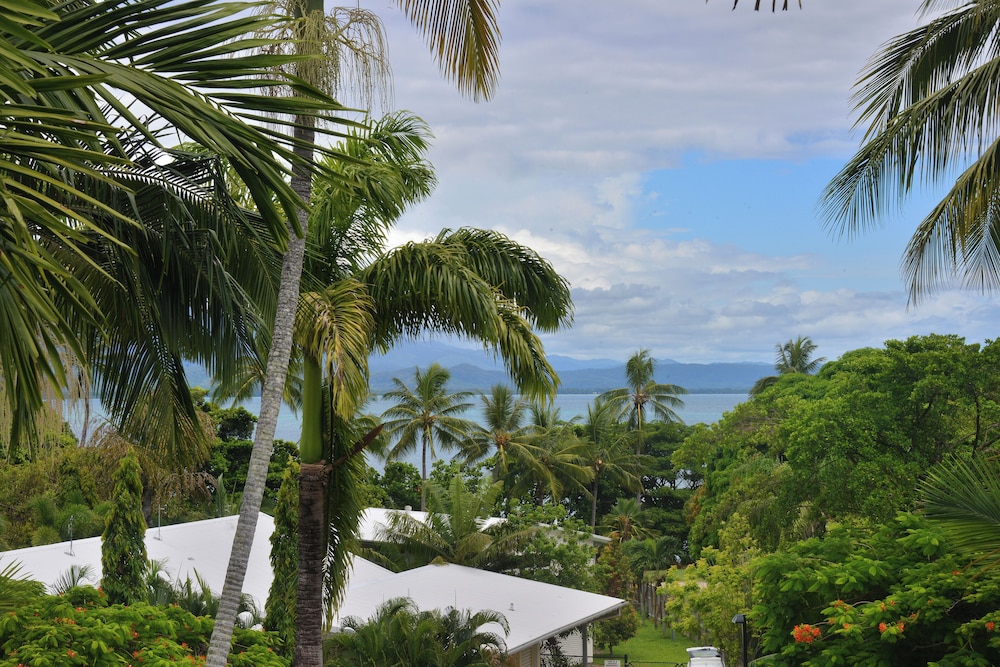 Club Tropical Resort 44/50