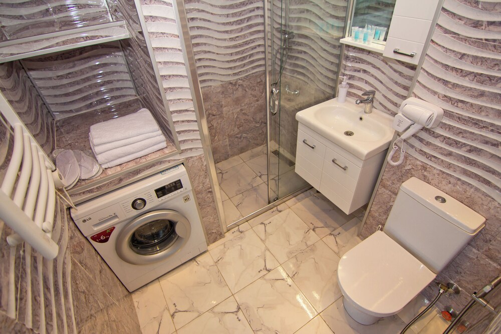 Batumi Real Lux 47/50