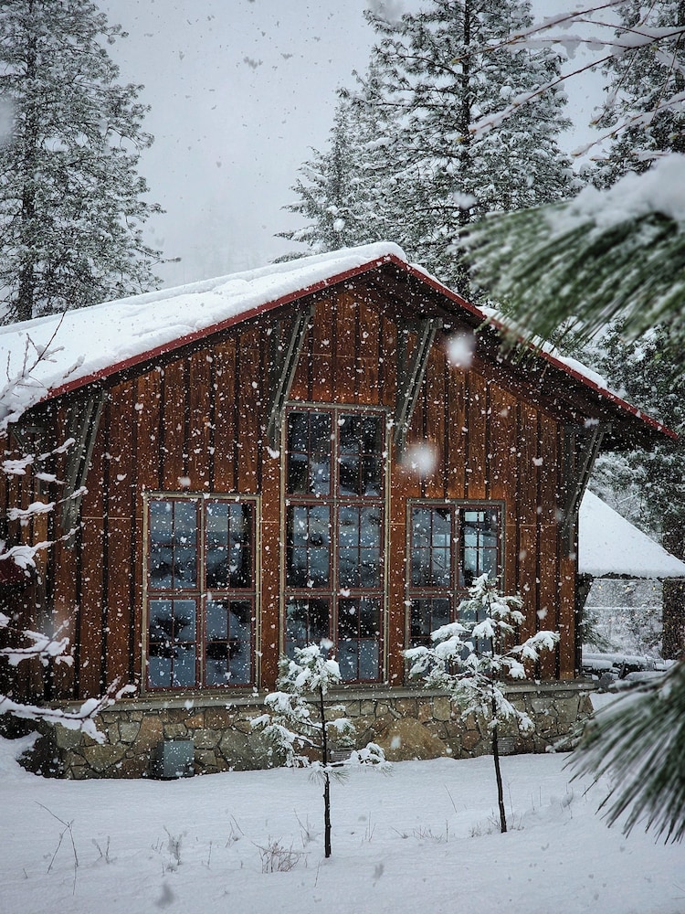 Sleeping Lady Mountain Resort 2/77