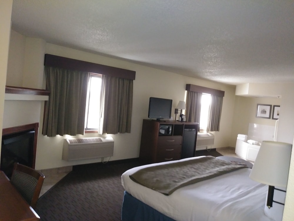 AmericInn by Wyndham Windsor Ft. Collins 34/62
