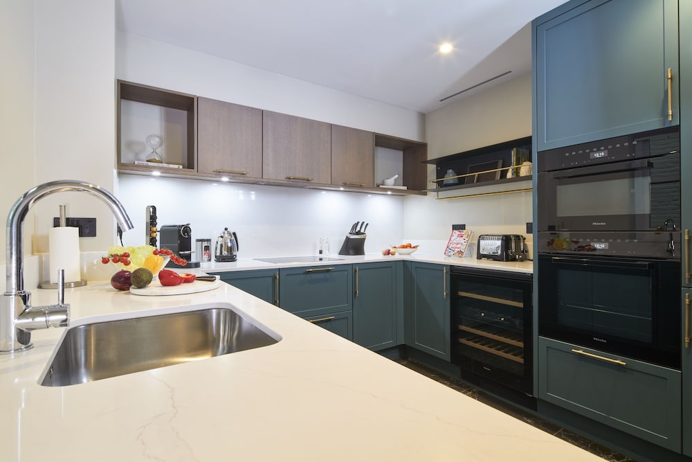 Cheval Hyde Park Gate 28/61