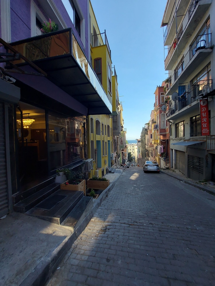 Peker Hotel 37/50