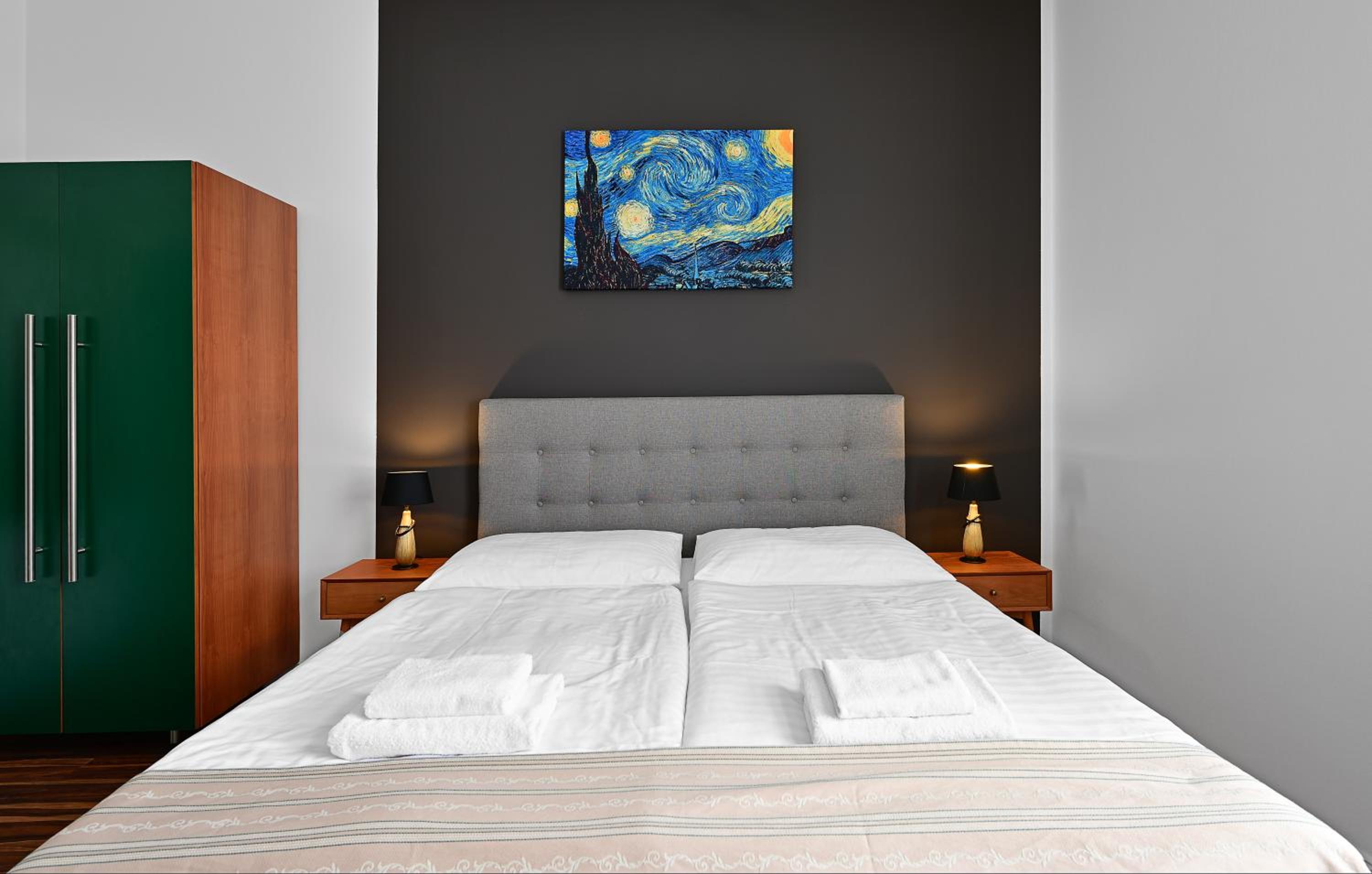 Room, King Bed, Ground Floor
