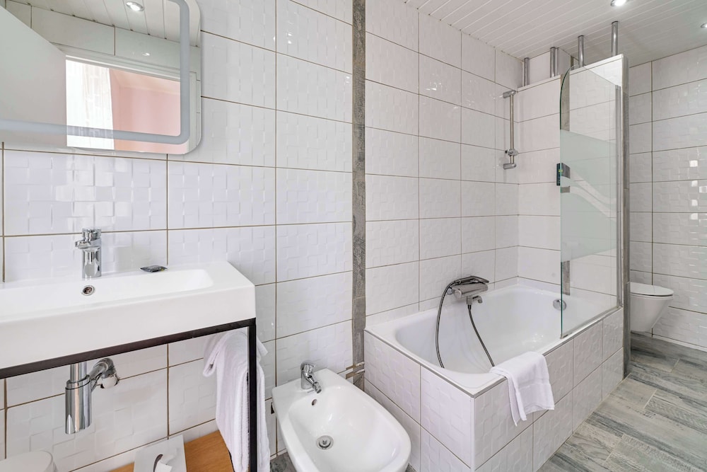 Brit Hotel Confort Roanne Grand Hotel 69/69
