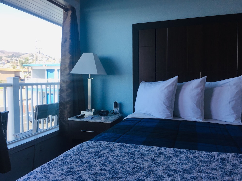DOLPHIN COVE MOTEL 48/69