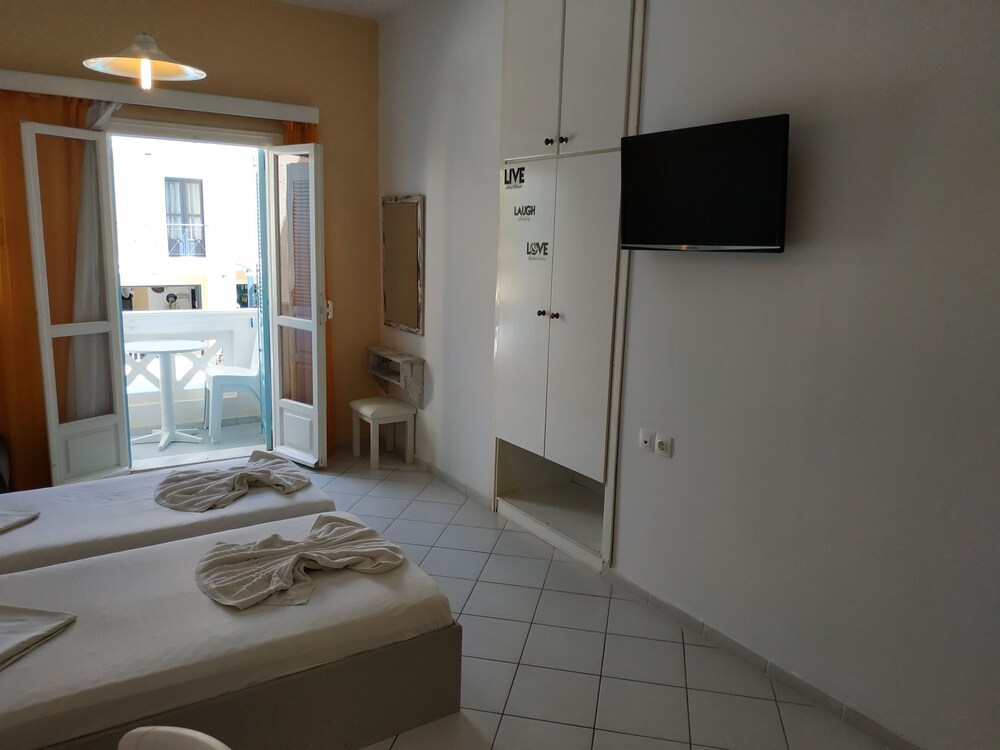 Renia Hotel 35/60