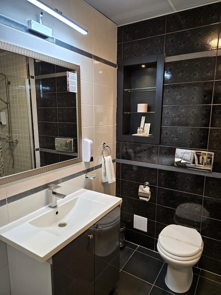 غرفة بريميوم بسرير كوين، PHOENICIA EXPRESS HOTEL 7/10