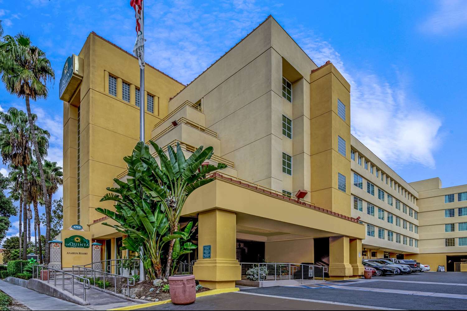 Holiday Inn Express & Suites Anaheim Convention Center Area 4/45