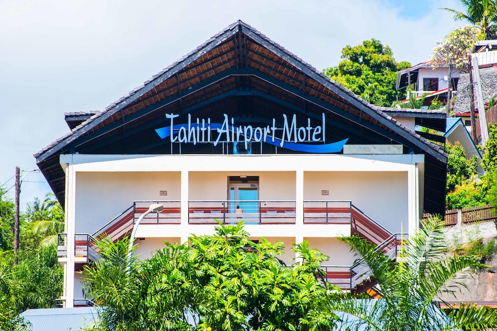 Tahiti Airport Motel 1/64