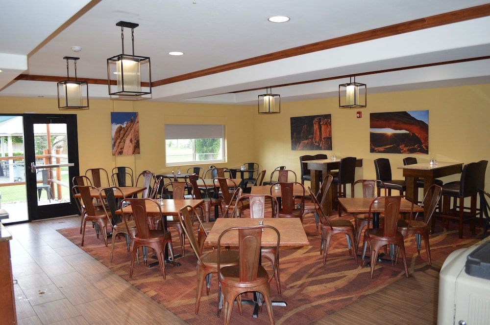 First Choice Inns At the Swell 25/29