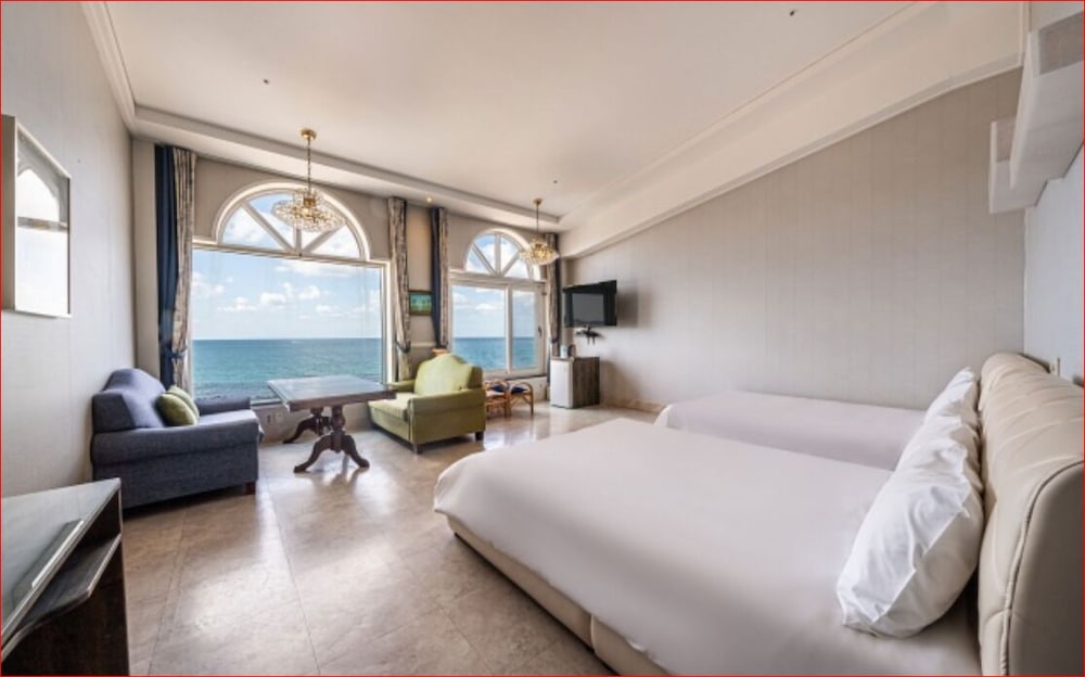 Hotel White House 7/50
