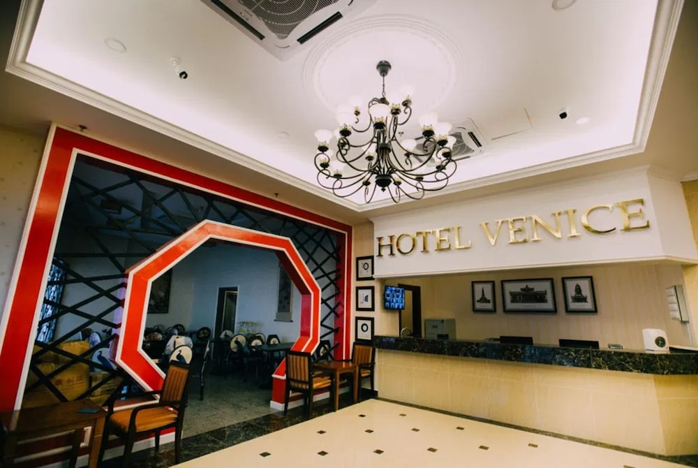 Venice Hotel 4/16