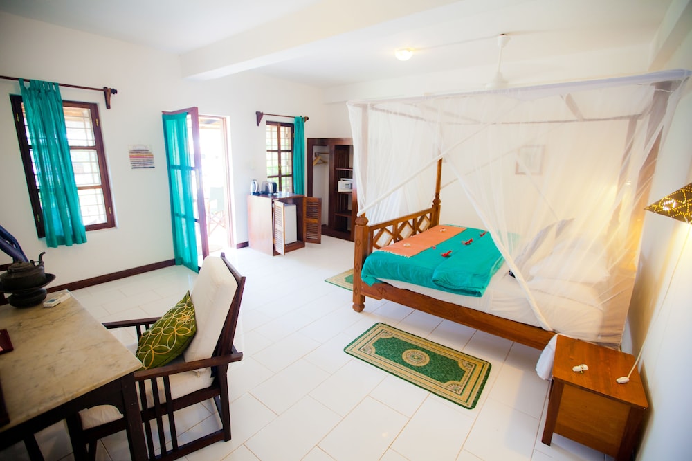 Flame Tree Cottages 34/59