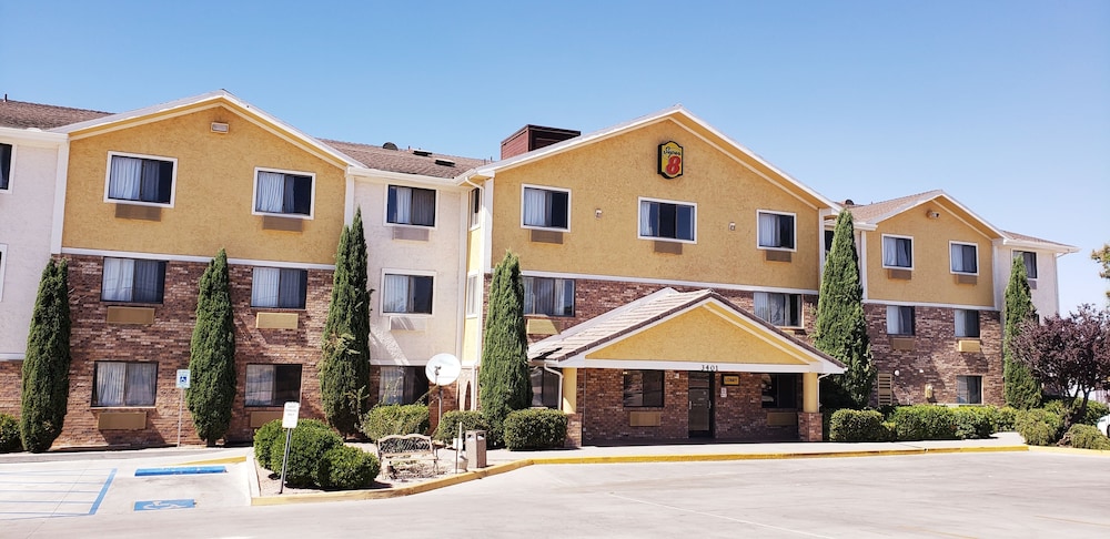 Super 8 By Wyndham Kingman 5/22