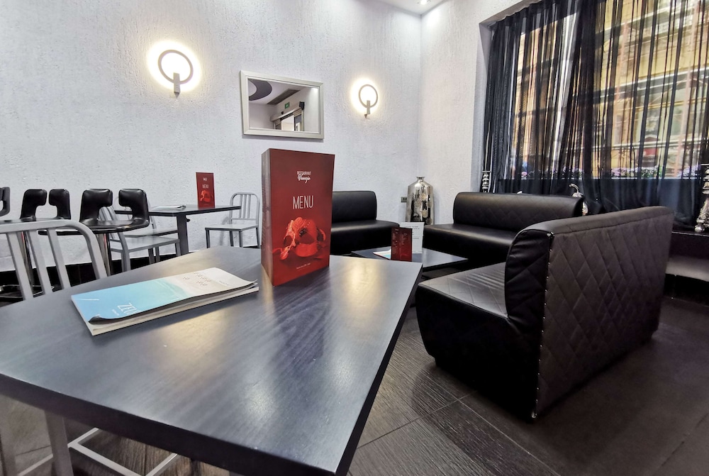 Zeus Essence Bucharest, Trademark Collection by Wyndham 38/65