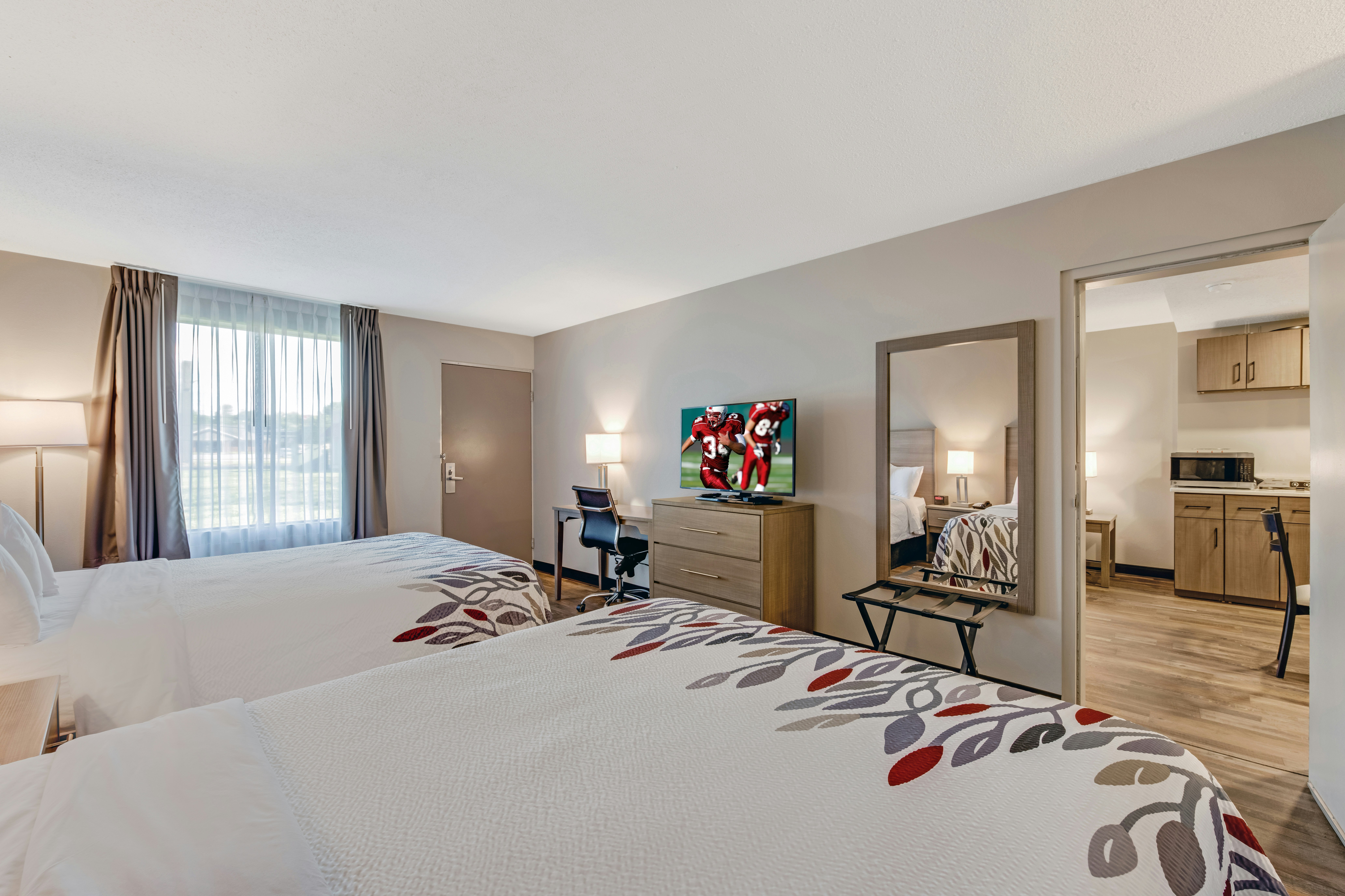 Red Roof Inn & Suites Wilkesboro 10/32