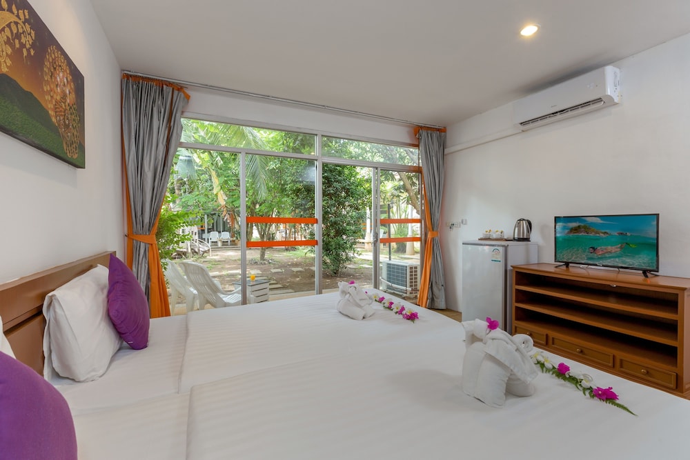 Phuket Sea Resort 20/50